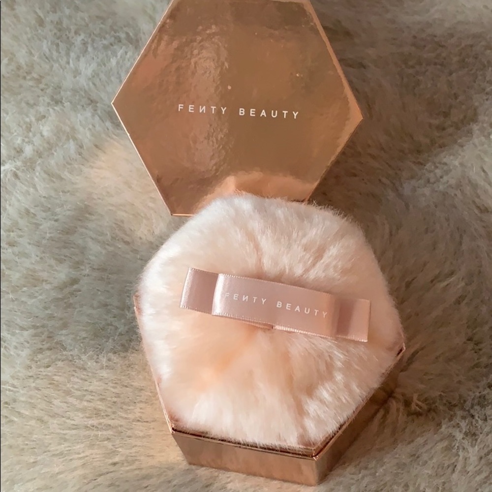 NWT Fenty Beauty FAIRY 🧚‍♂️BOMB “Rose on Ice” Pom